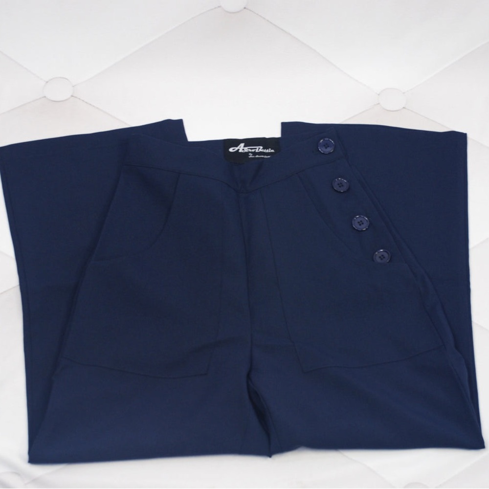 Astro Bettie 1940s Culottes Navy 32”